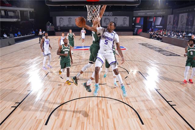 CBA常规赛：广东主场大胜辽宁 新外援特雷·伯克首秀砍下26分