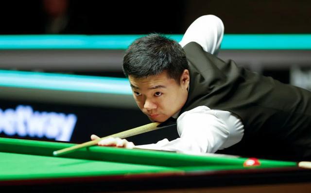 批评的矛头 批评的矛头